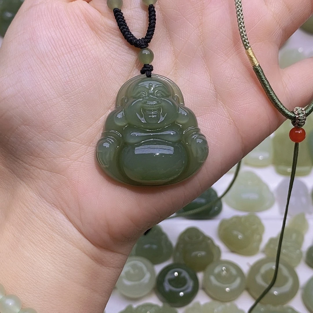 月****颈饰未镶嵌和田玉