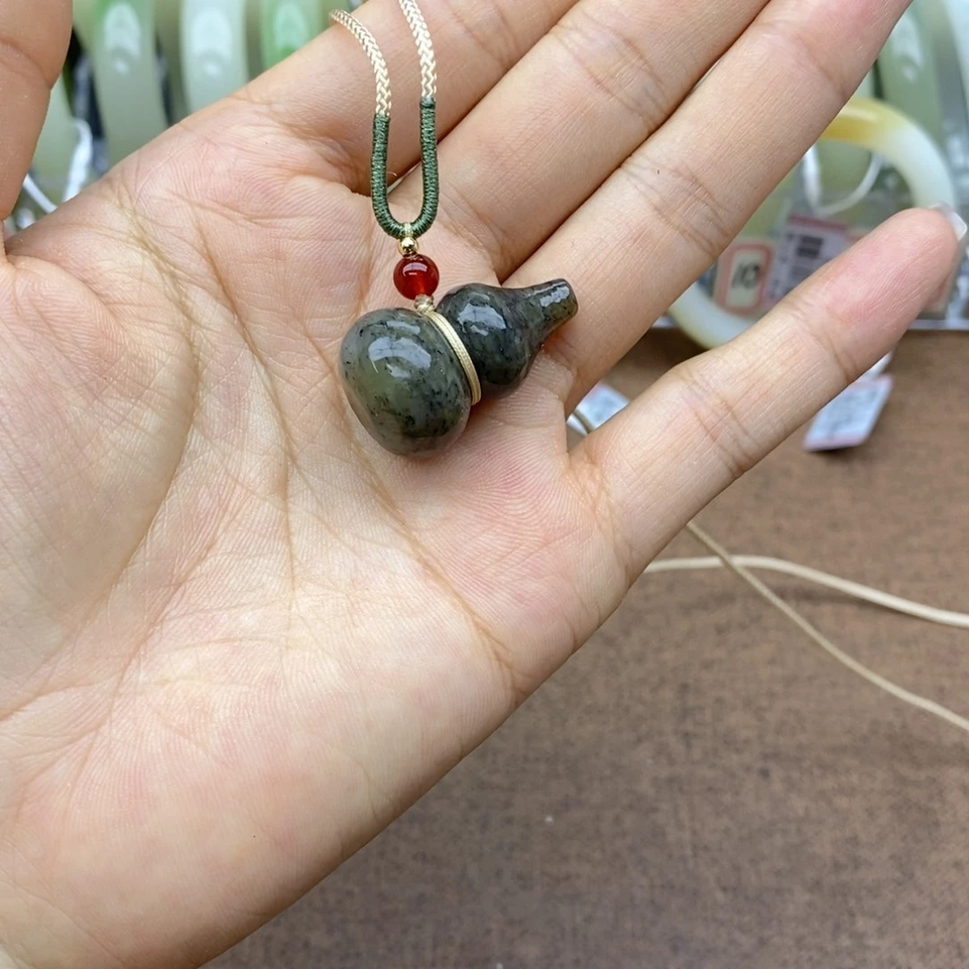 和田玉未镶嵌吊坠(不含链)