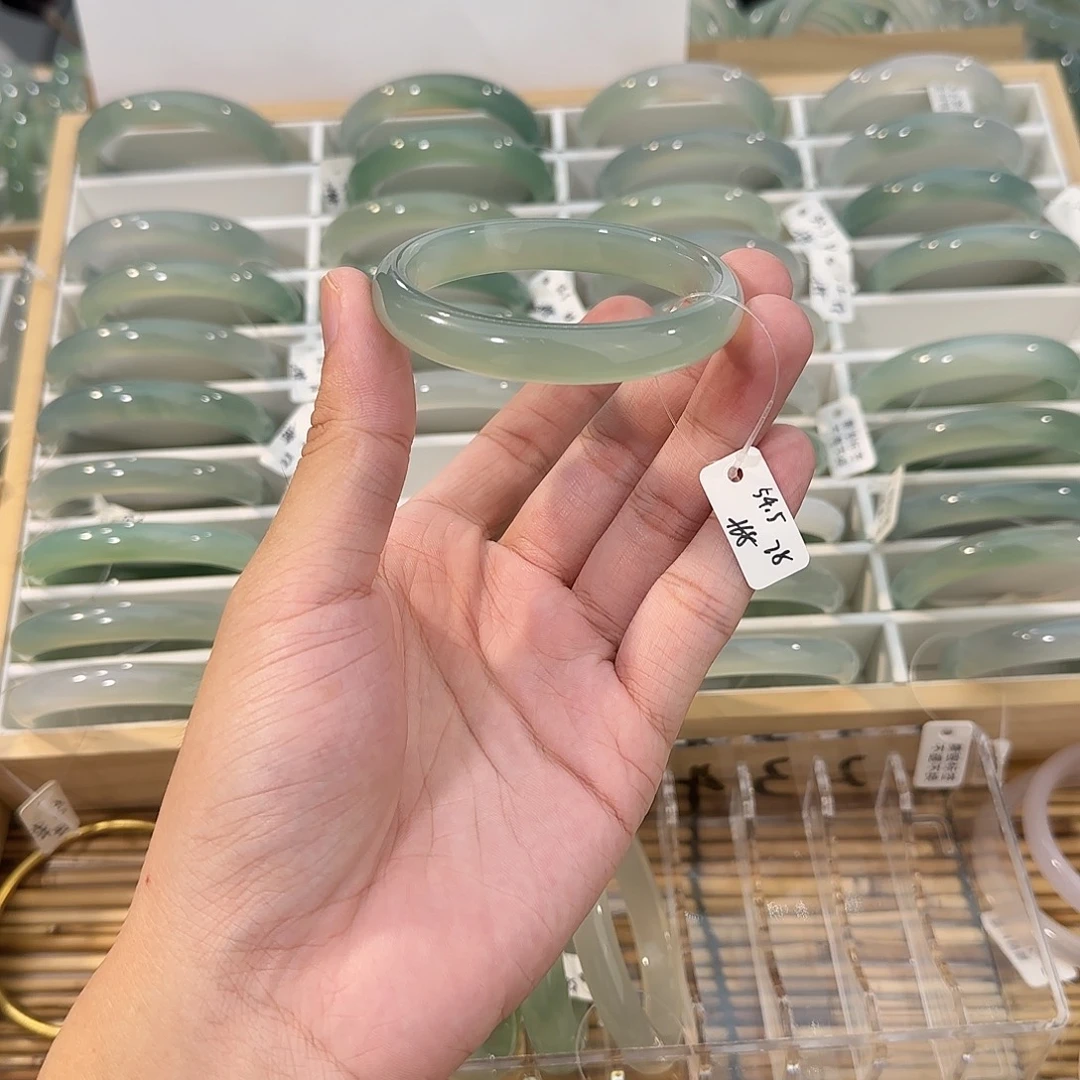 玛瑙/玉髓未镶嵌手镯圈口54.5