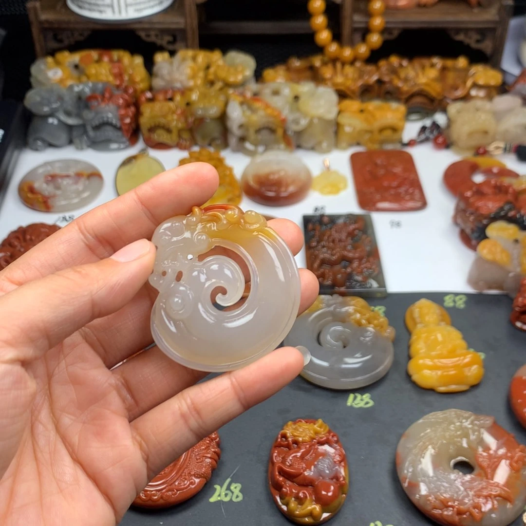 石英质玉（黄龙玉）挂件未镶嵌