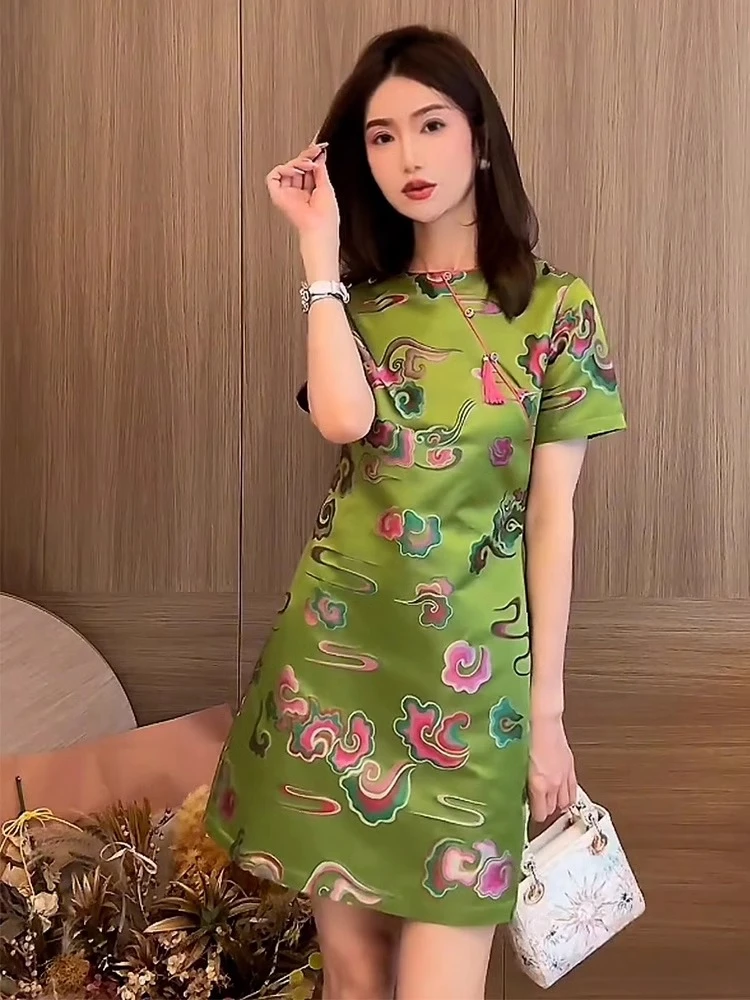 今年流行漂亮气质新中式国风气质绿色连衣裙新中式国风女装上衣