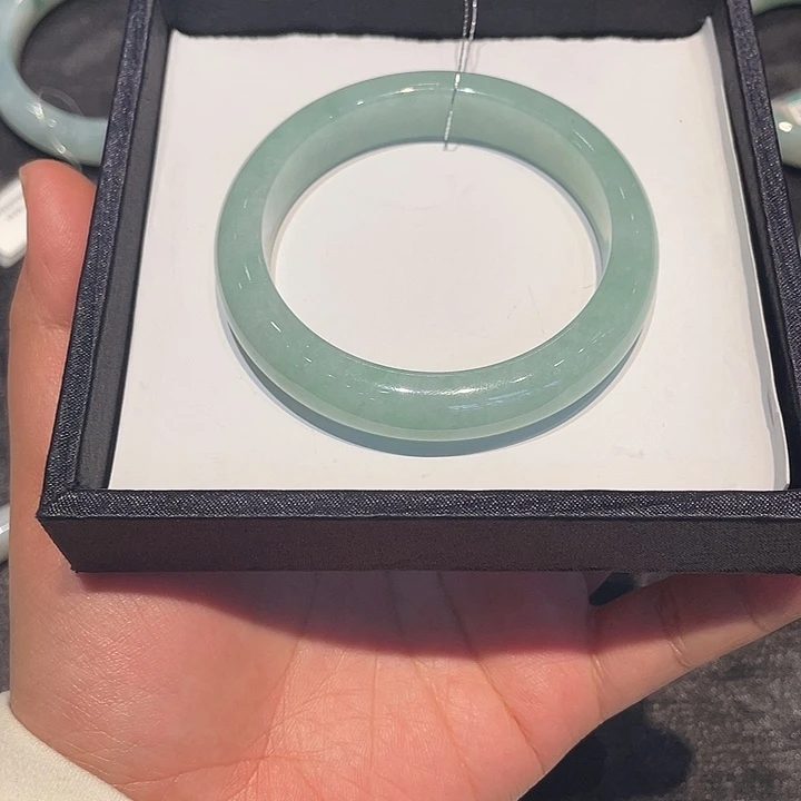 翡翠未镶嵌手镯翡翠手镯