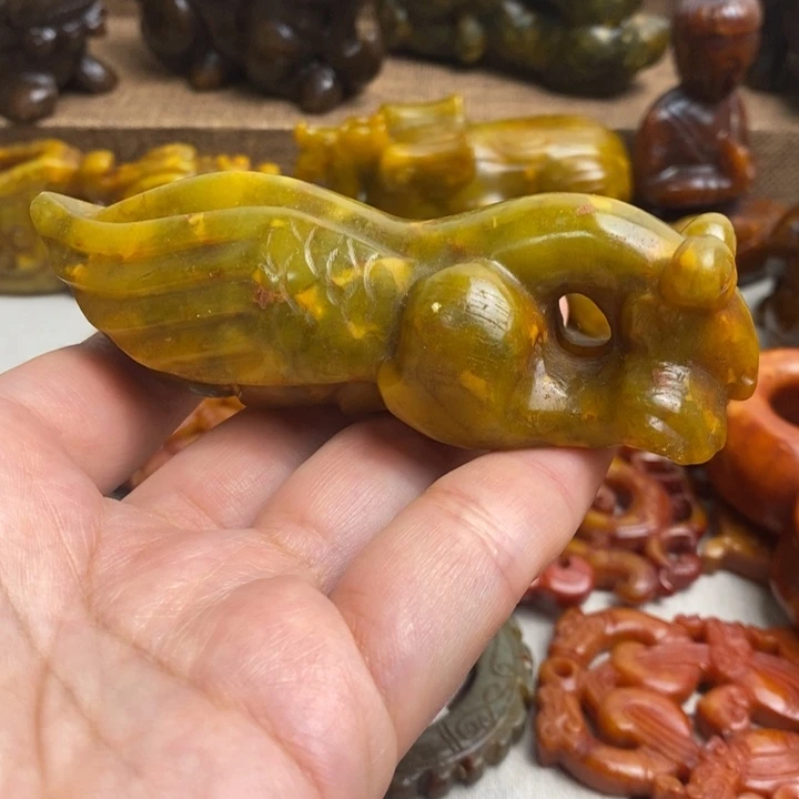 蛇纹石玉未镶嵌颈饰