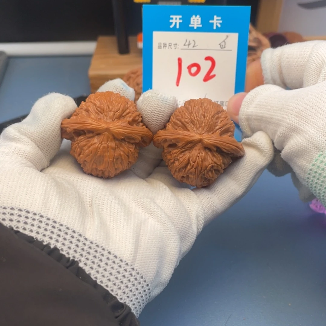 核桃文玩核桃白狮子