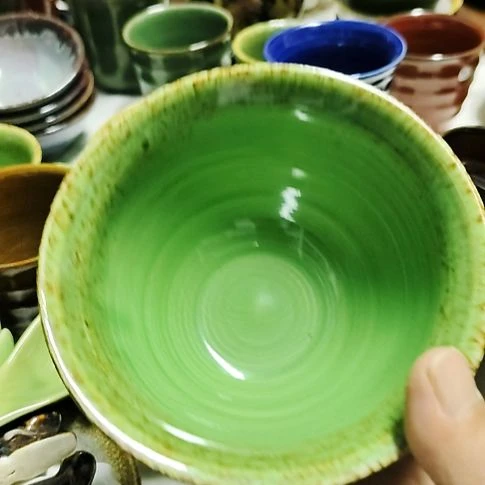 八***哥瓷片瓷片，各种摆件，均有瑕疵。沙锅！