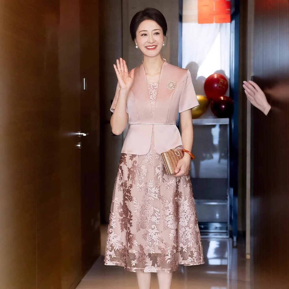 高端妈妈婚宴礼服年轻2025新款春季高贵旗袍订婚礼服平时可穿粉色