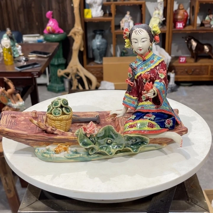 石湾公仔衬托盆景