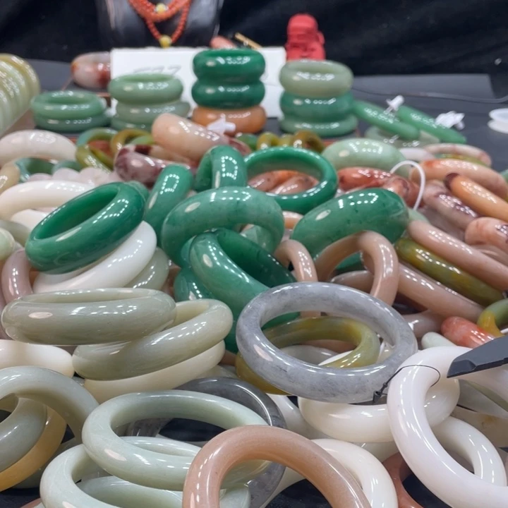 石英质玉未镶嵌珠宝奇石