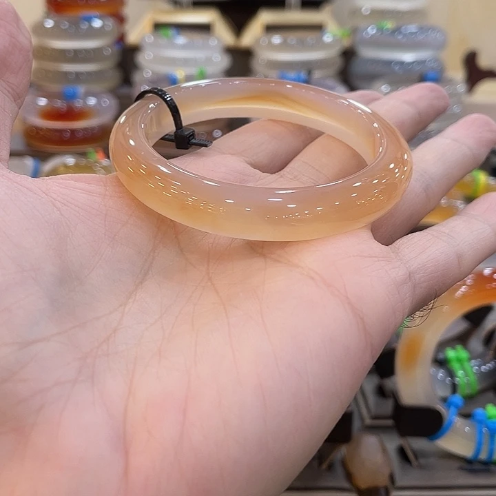 玛瑙/玉髓未镶嵌手镯1