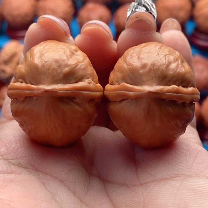 核桃精品文玩核桃手捻黄金甲