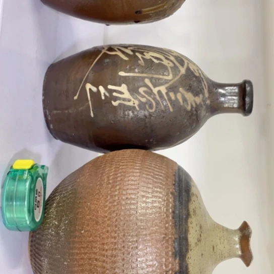 瓷片M***人瓷器和家具艺术作品多次展出获奖