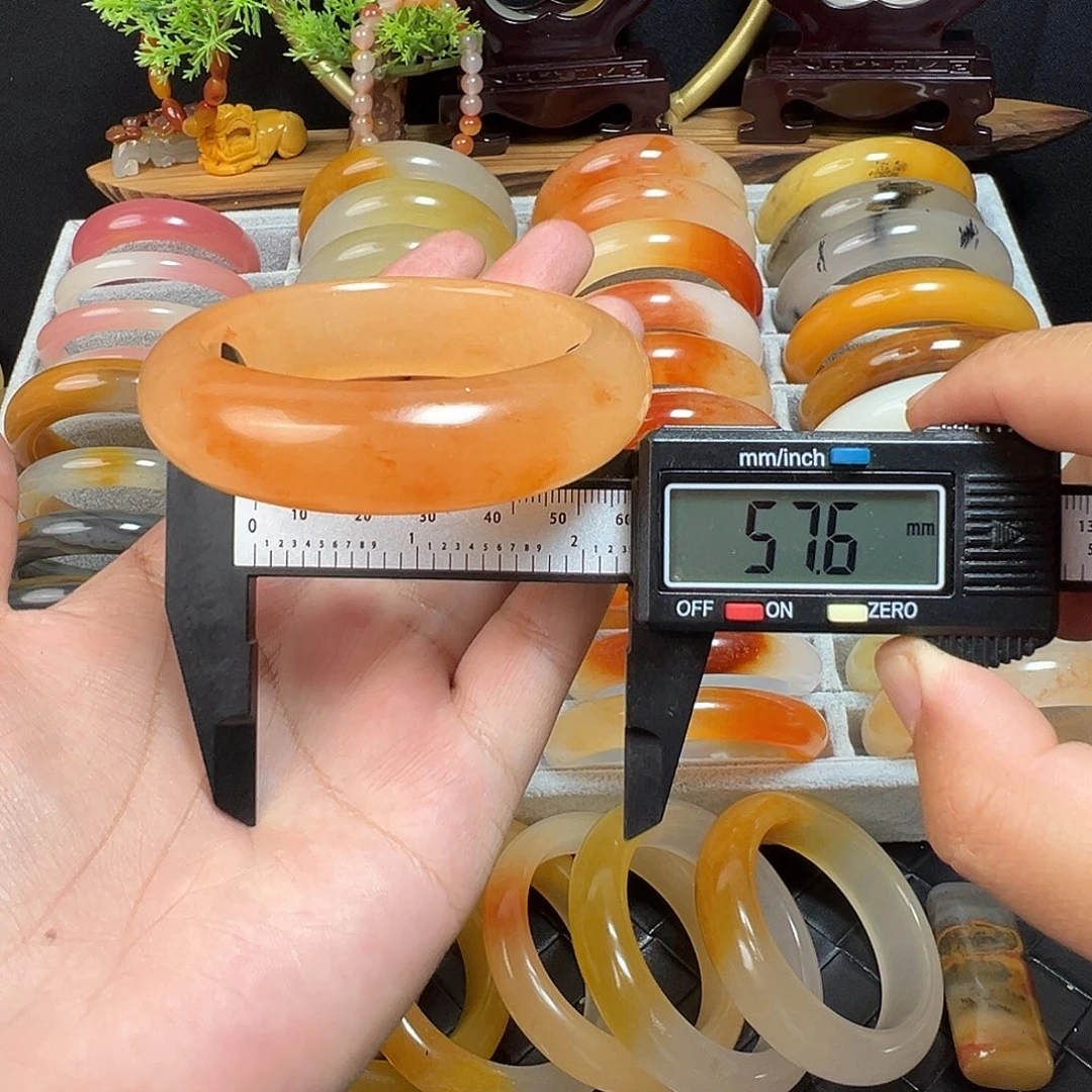 石英质玉（黄龙玉）未镶嵌手镯