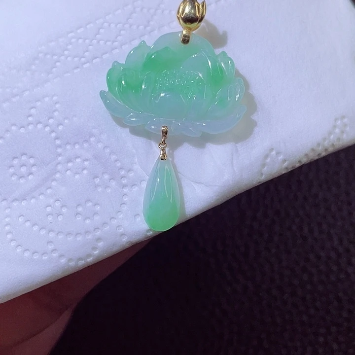 颈饰18K金镶嵌翡翠翡翠