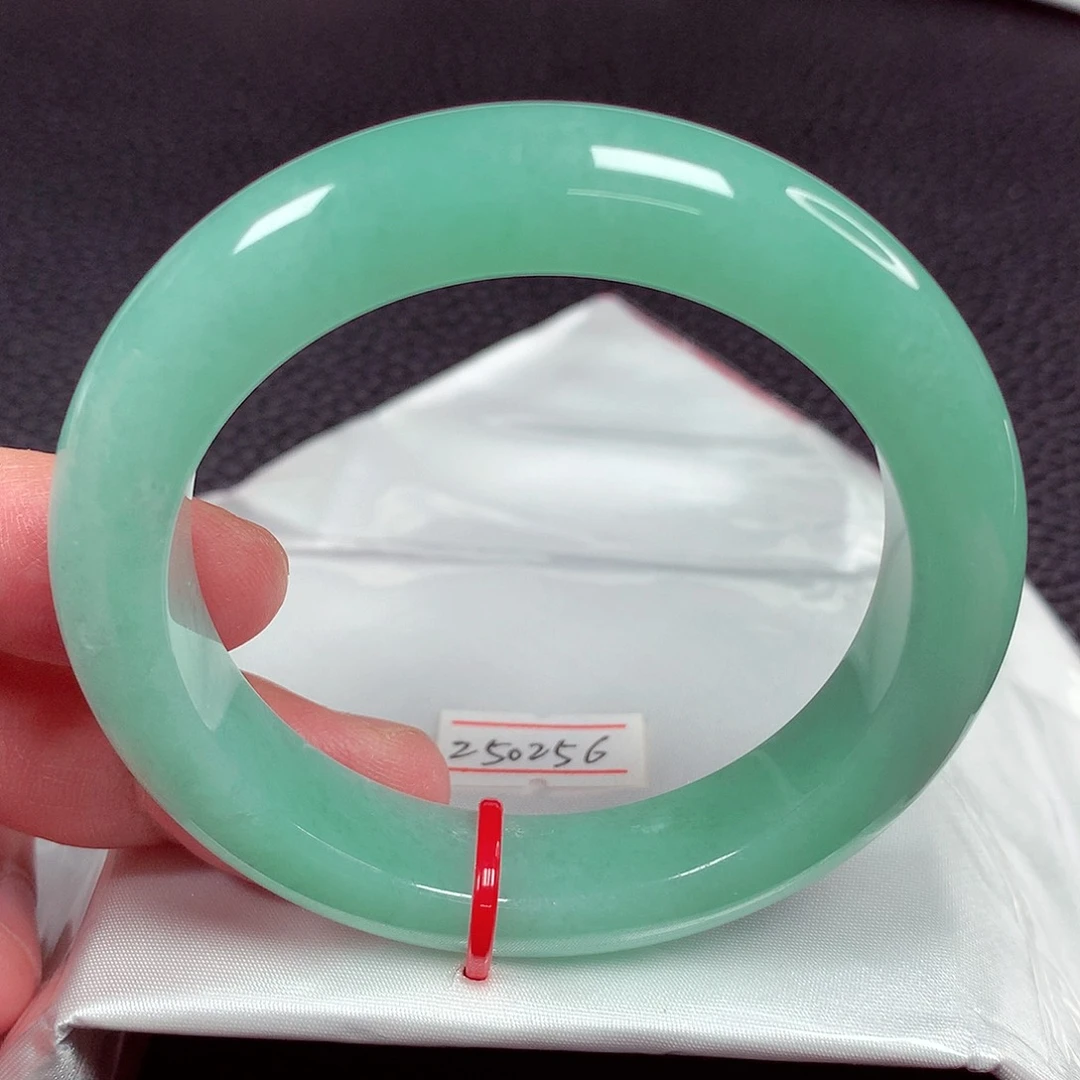 翡翠未镶嵌手镯天然翡翠手镯