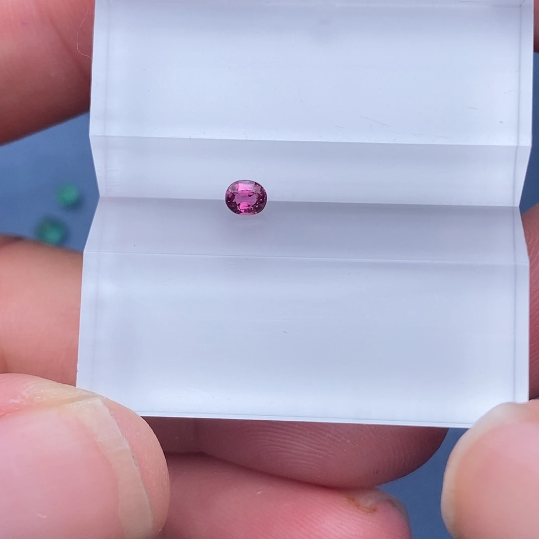 蓝宝石裸石0.26克拉
