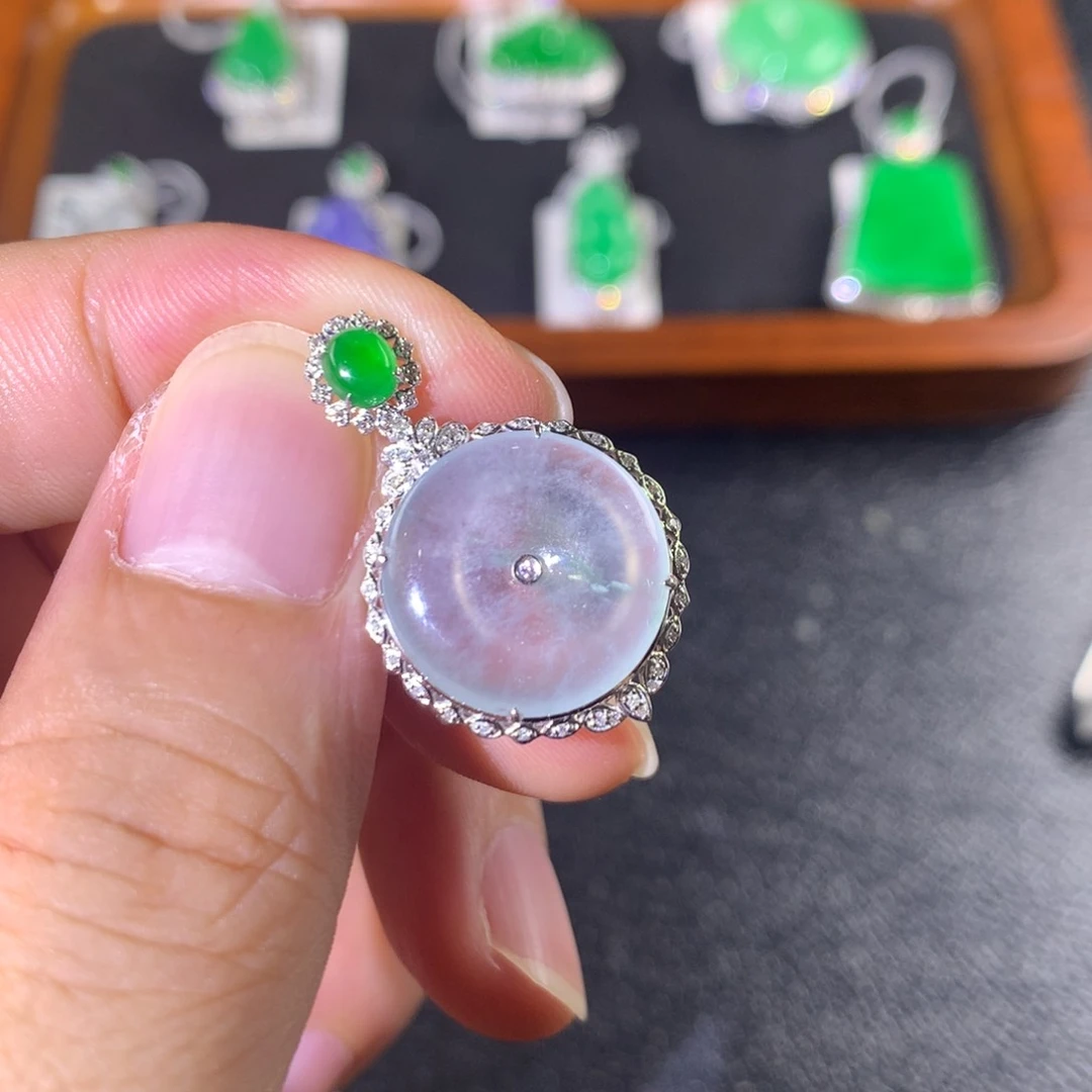 颈饰18K金镶嵌翡翠翡翠