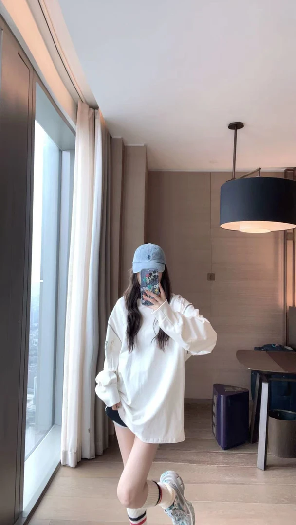 慵懒舒适区 美式重工刺绣长袖T