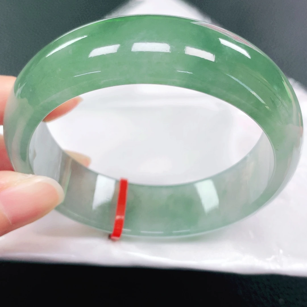 翡翠手镯未镶嵌58圈