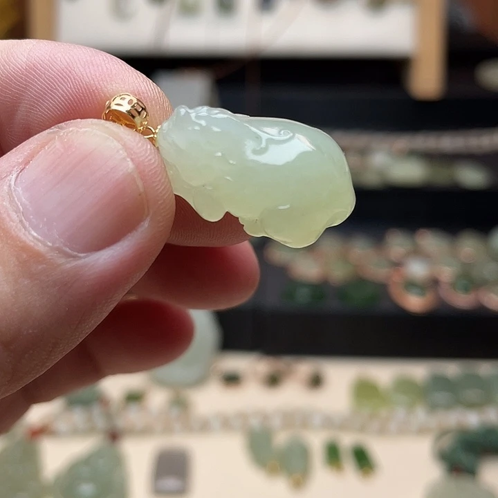 和田玉18K金镶嵌颈饰