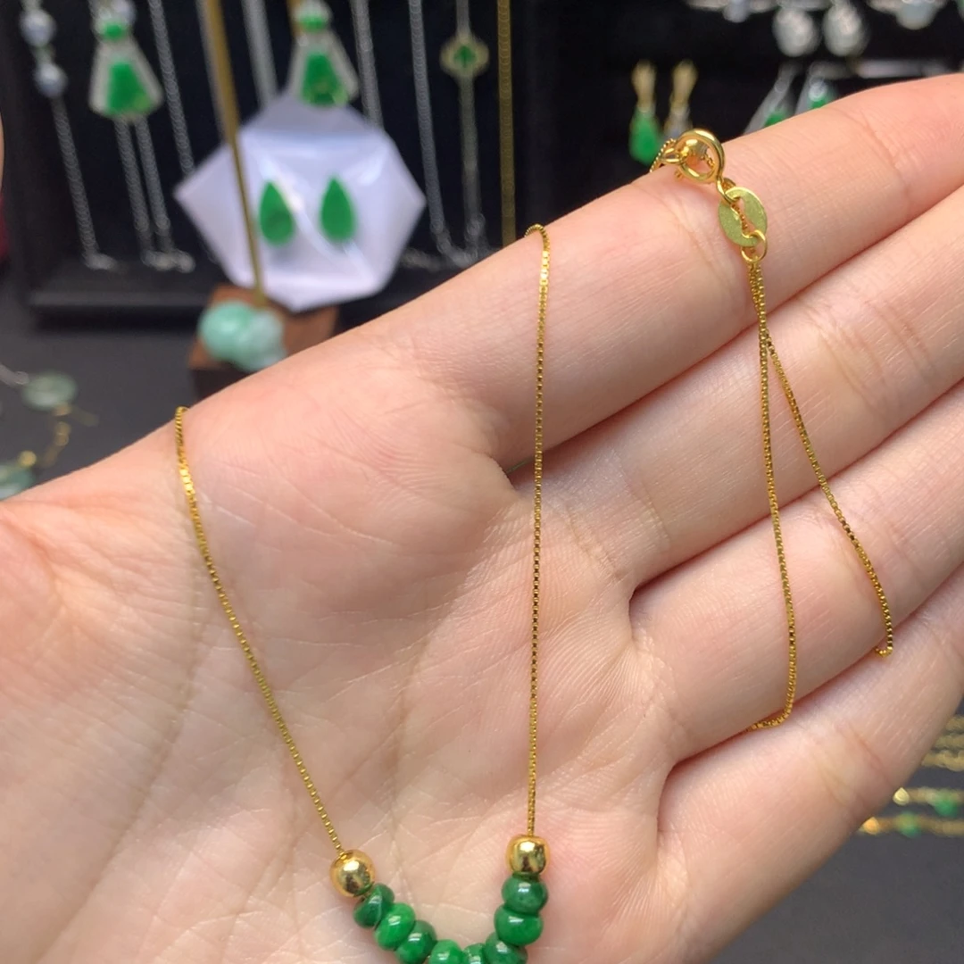 翡翠未镶嵌颈饰有纹裂