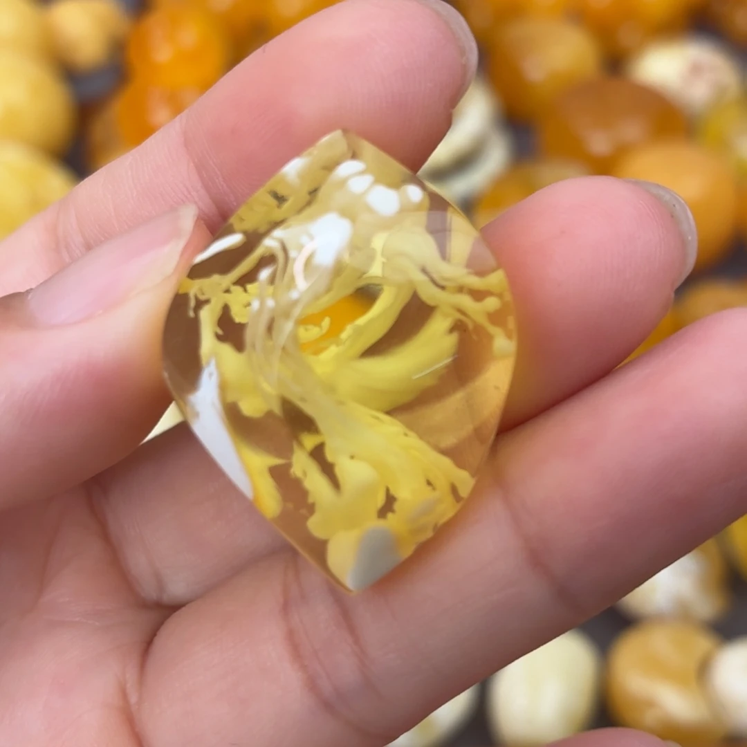 裸石蜜蜡未镶嵌意境