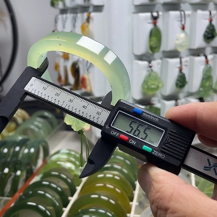 合金蛇纹石玉手镯