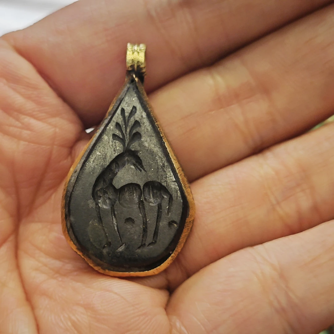 西亚老珠饰地方玉毛衣链