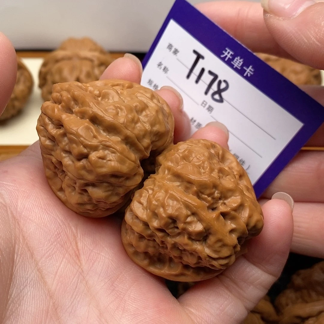 文玩核桃把件肌肉蛙边40左右