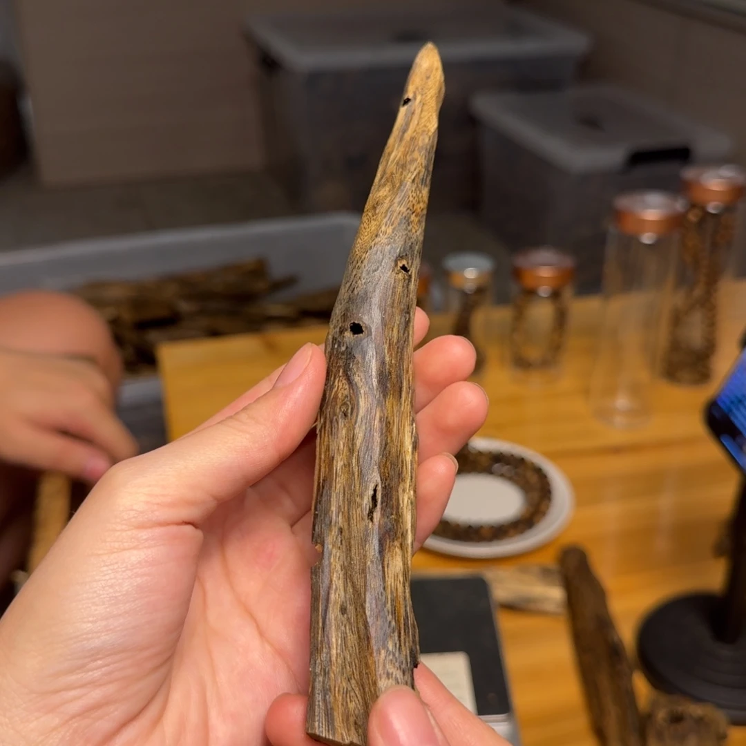 沉香碎屑沉香白棋块料19克