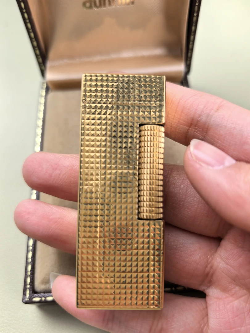 登家气体打火机金色巴黎钉