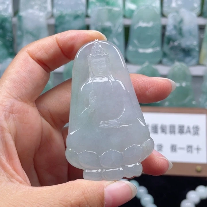 颈饰未镶嵌翡翠素衣观音