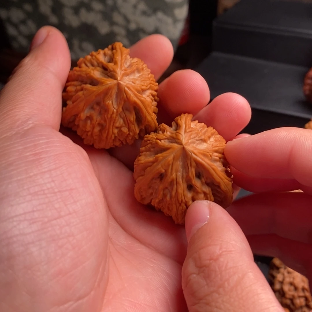 大***潘文玩核桃吊坠核为贵