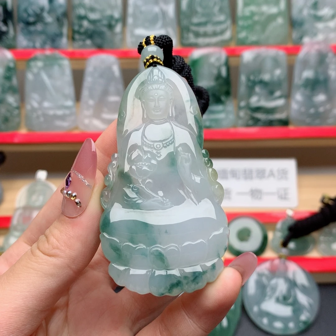 许***鹏颈饰未镶嵌翡翠素衣