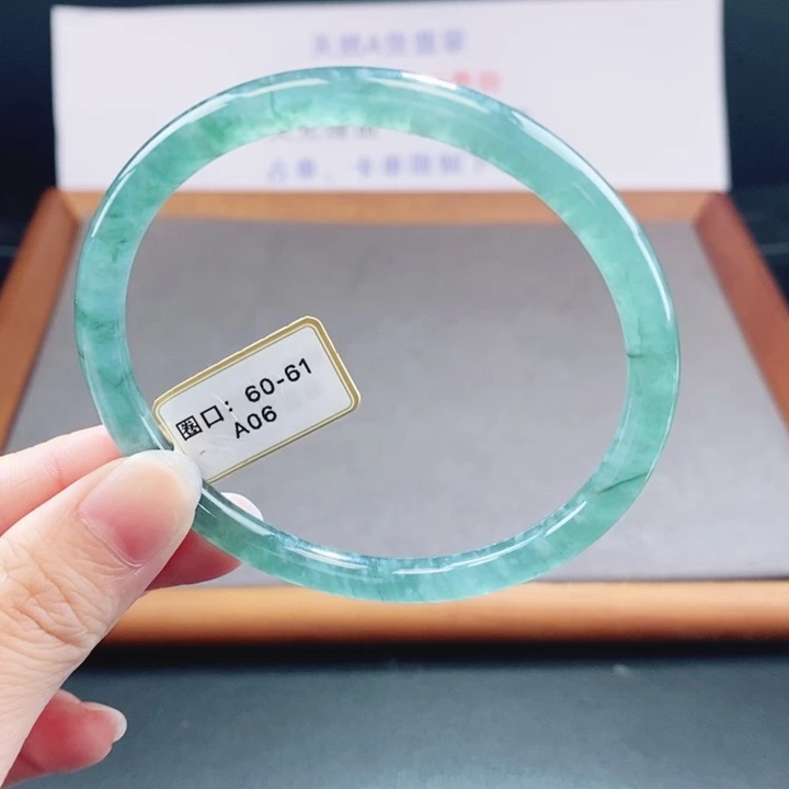 翡翠未镶嵌手镯翡翠手镯20