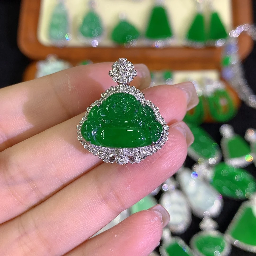 翡翠18K金镶嵌颈饰8888888