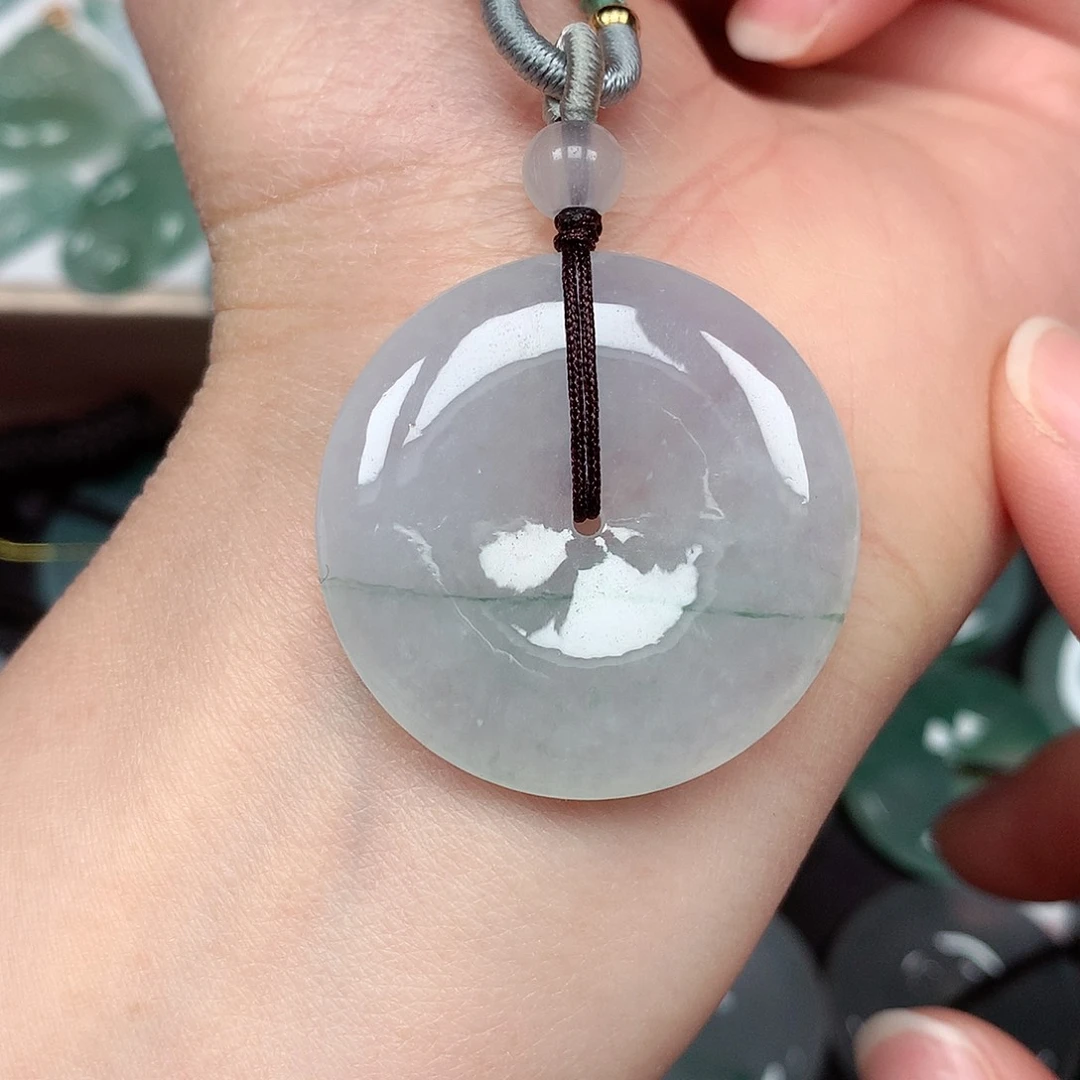 翡翠颈饰未镶嵌平安扣