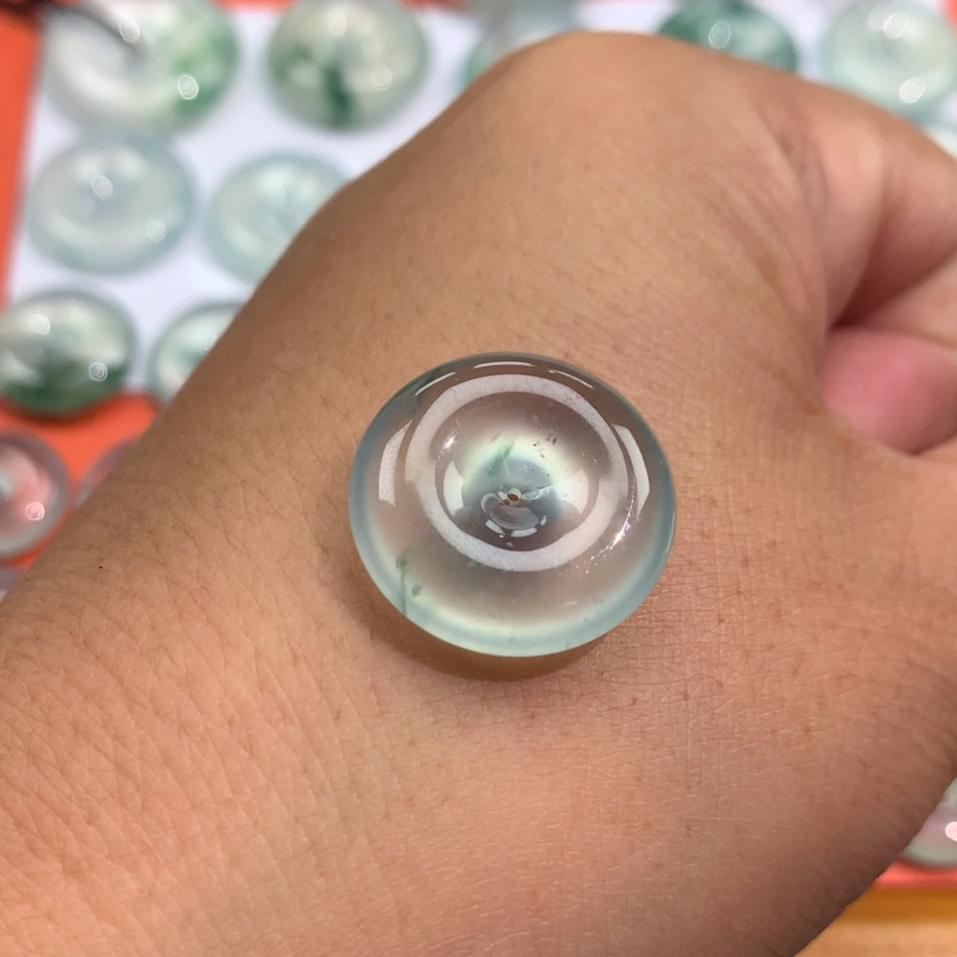 翡翠未镶嵌颈饰平安扣