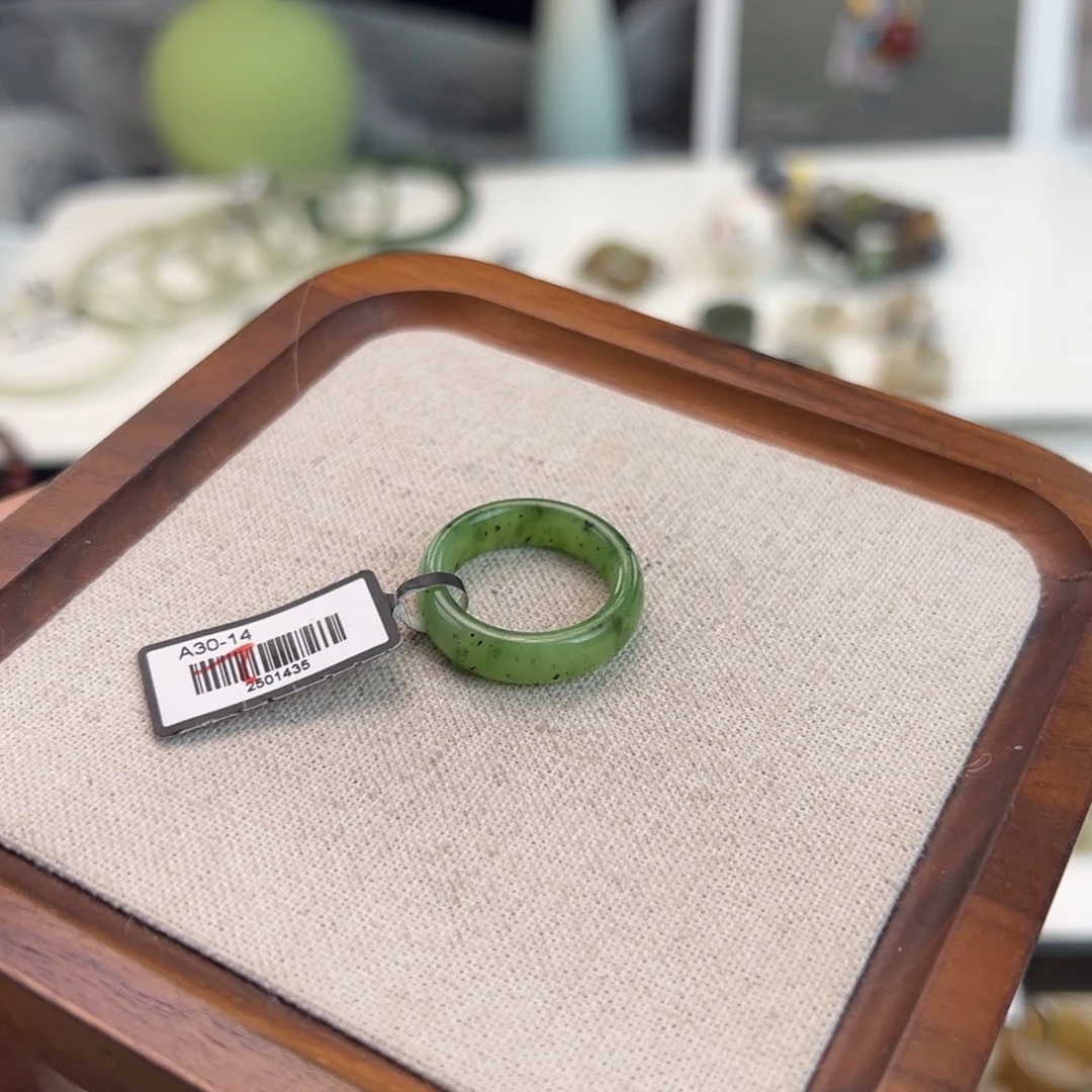 和田玉（糖玉）未镶嵌戒指N5乌兰海圆条直径17.2不退换