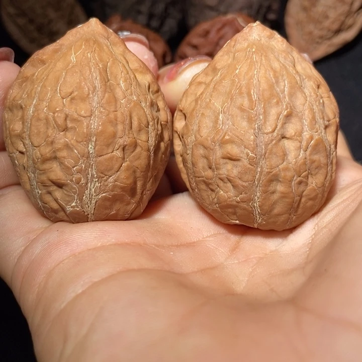 文玩核桃把件东北楸子小雪84