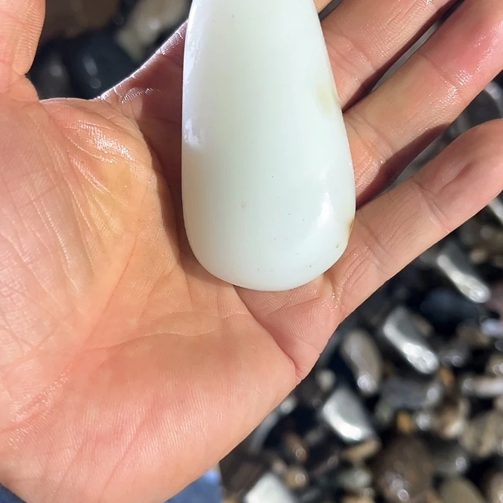 未镶嵌和田玉（糖玉）挂件