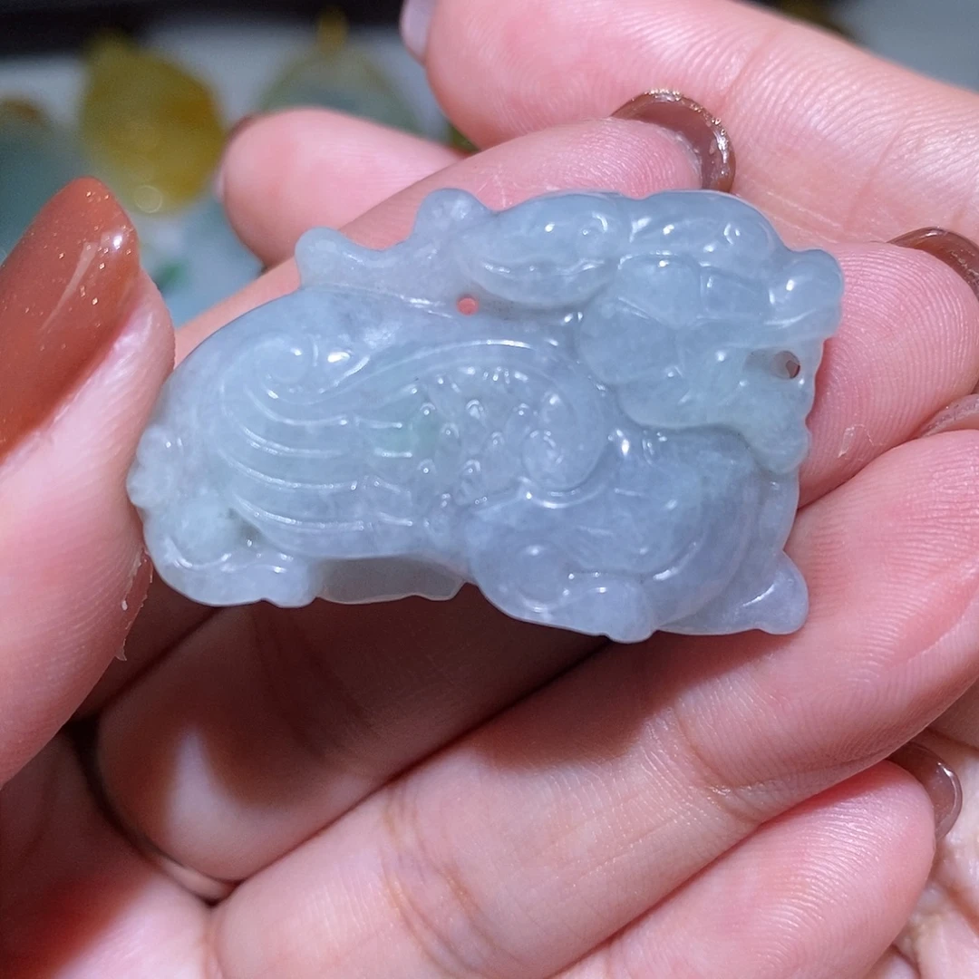 翡翠未镶嵌颈饰貔貅