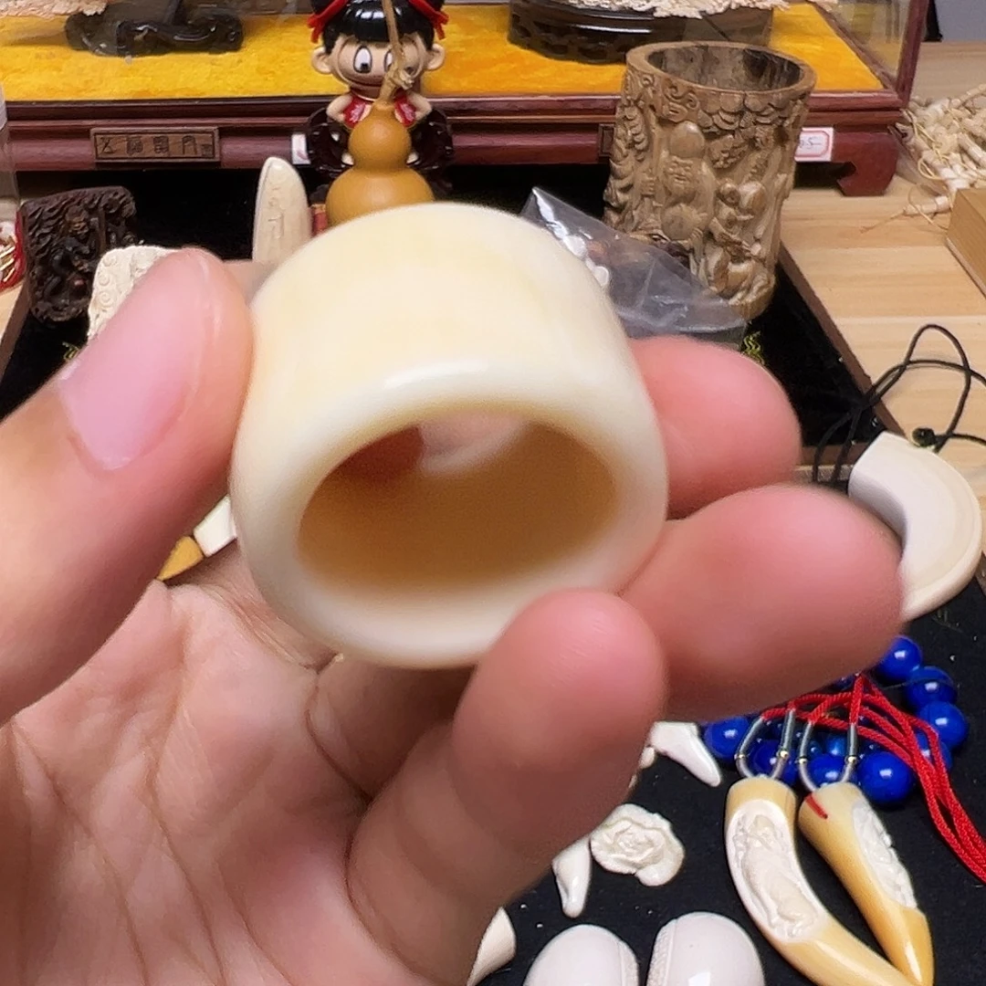 y***1天然猛犸象牙雕刻品