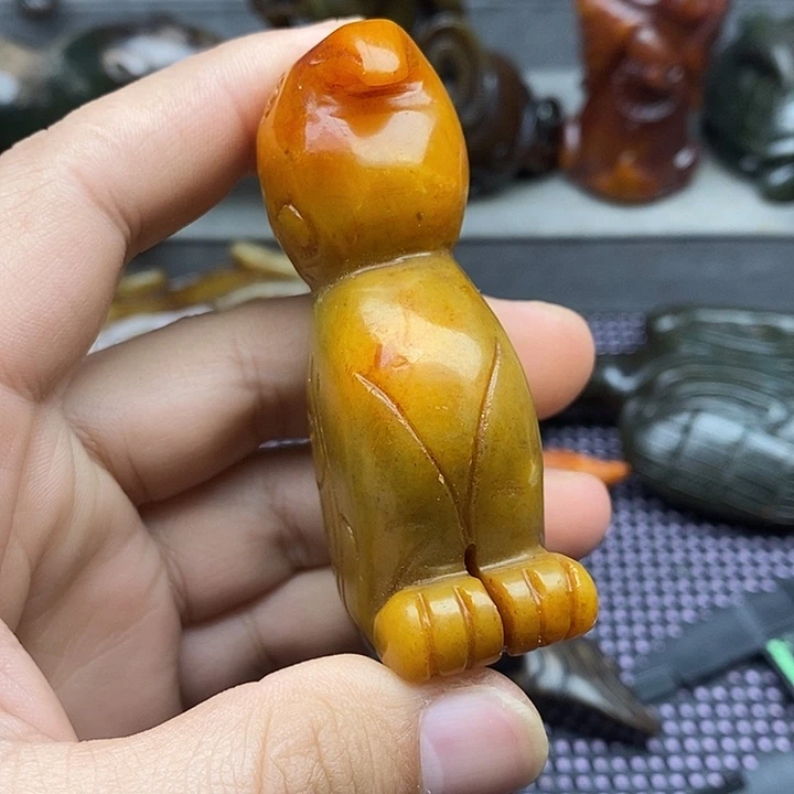 未镶嵌蛇纹石玉颈饰