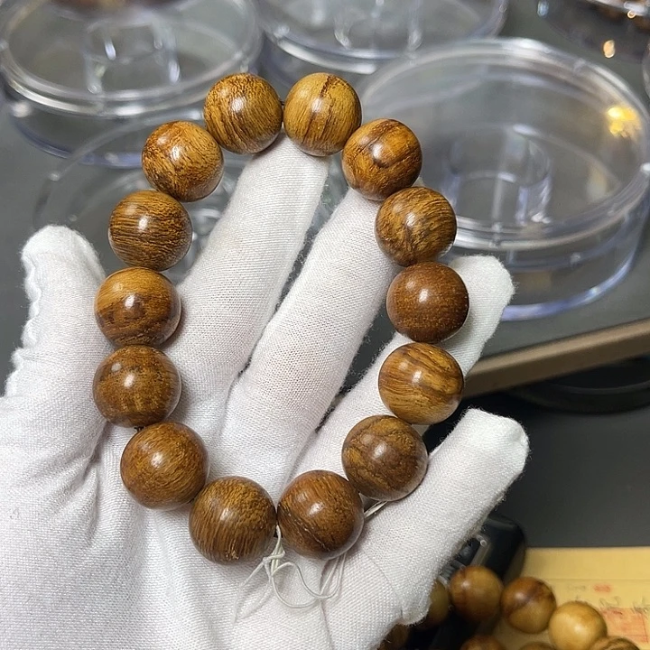 椰****手串沉香印尼1.6mm天然古董老料