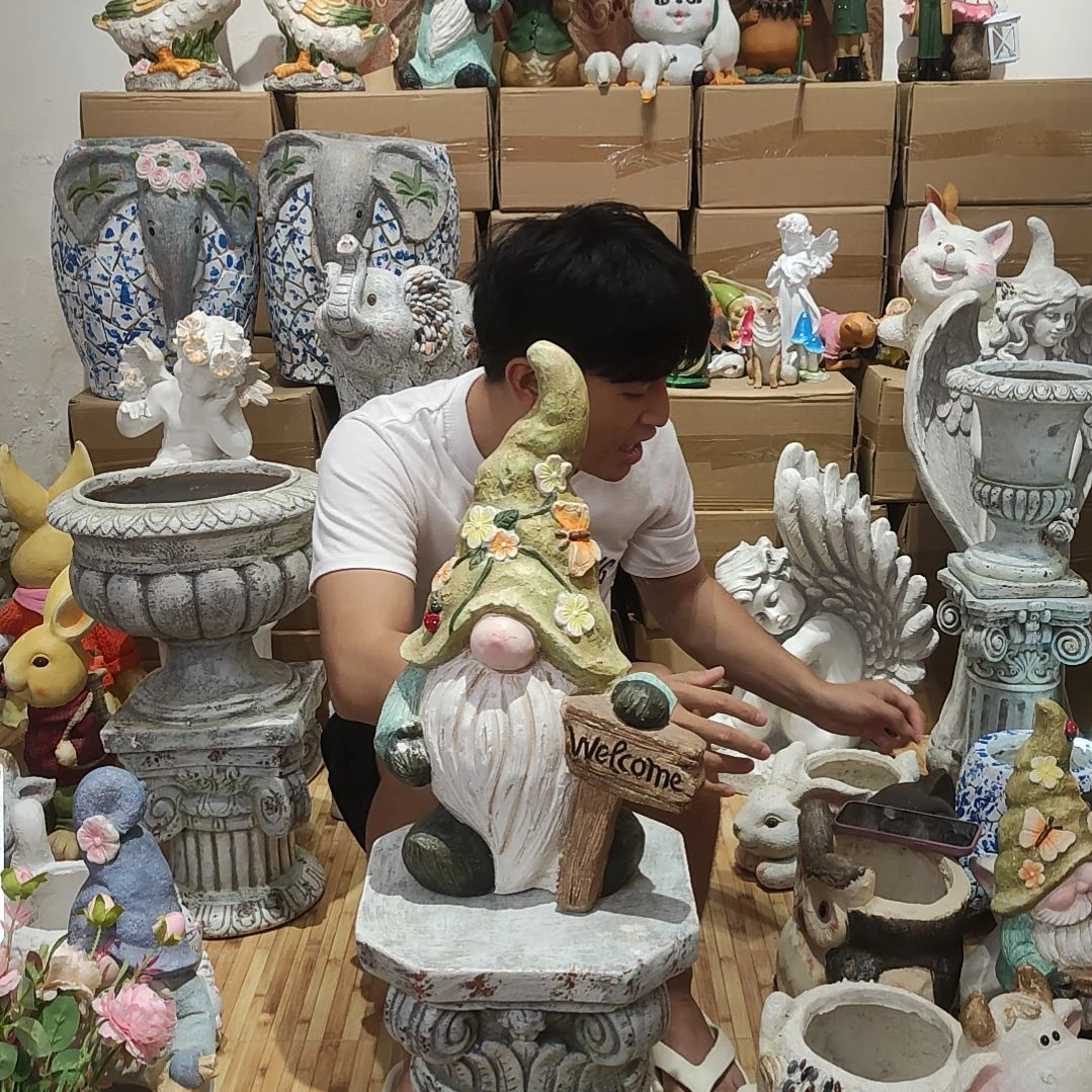 合成树脂欢迎牌地精