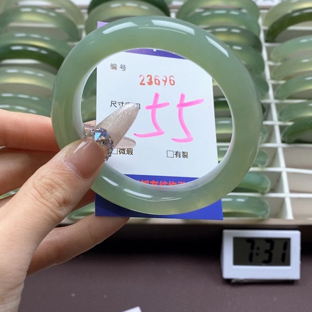 蛇纹石玉手镯未镶嵌