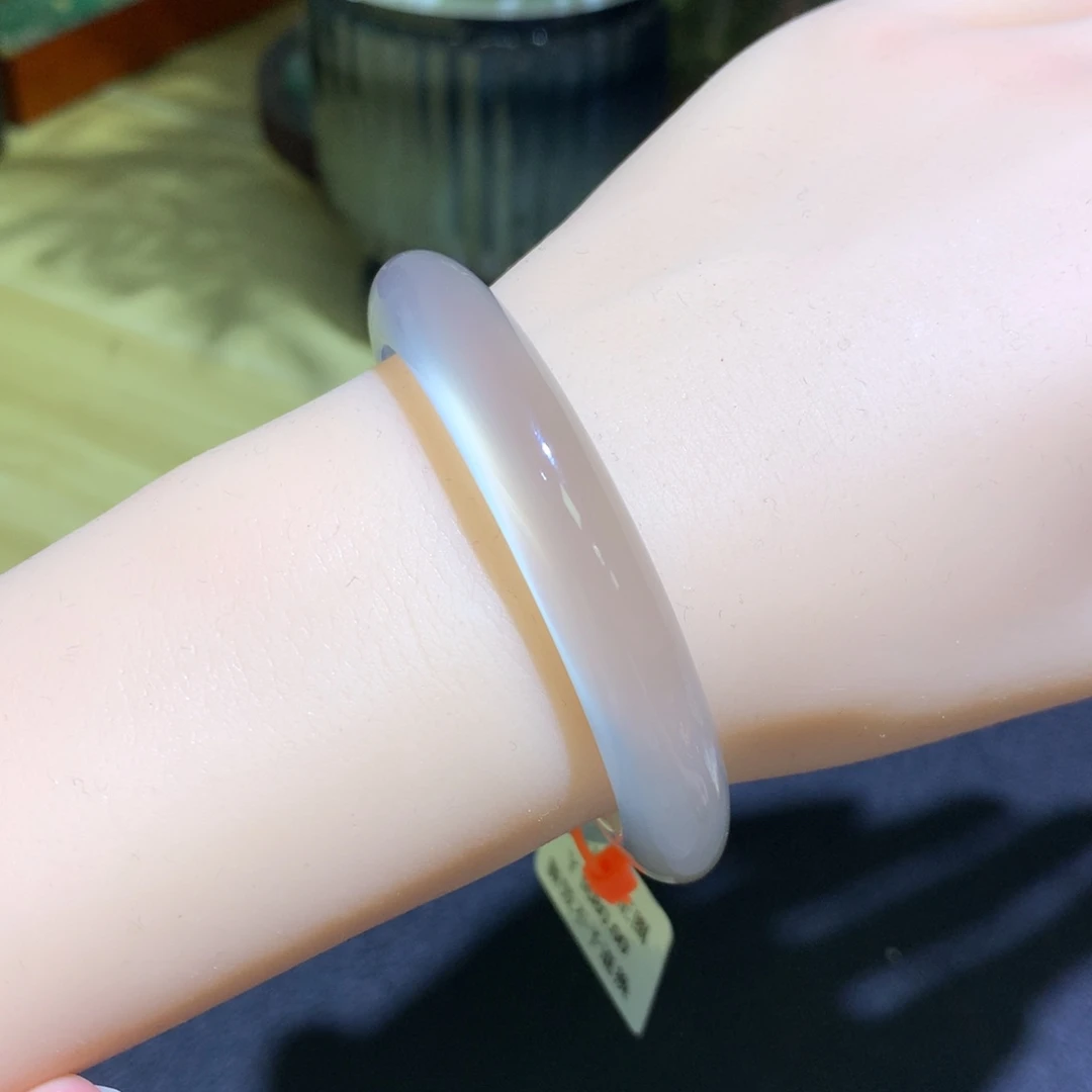 玛瑙/玉髓未镶嵌手镯浅香槟