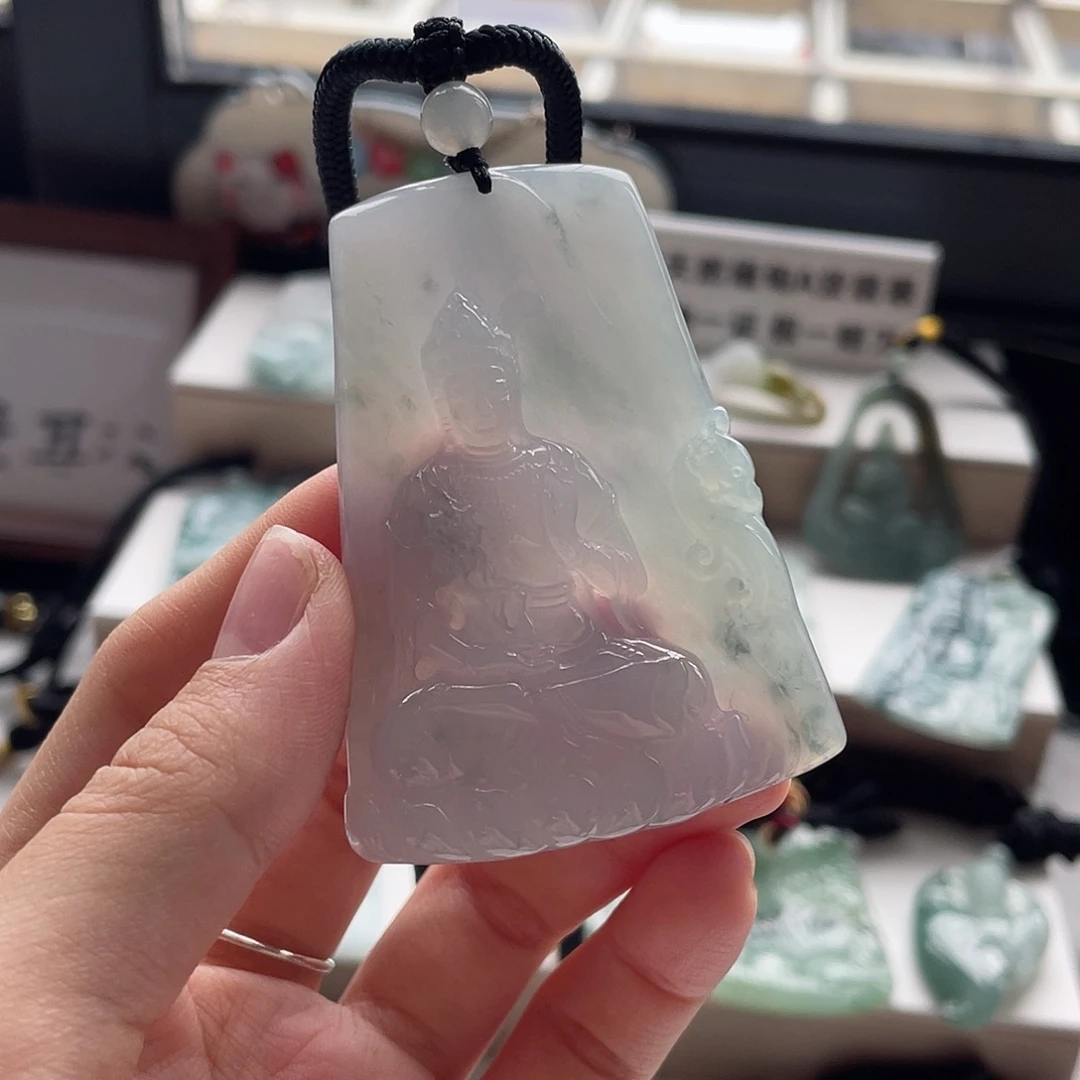 翡翠未镶嵌颈饰观音