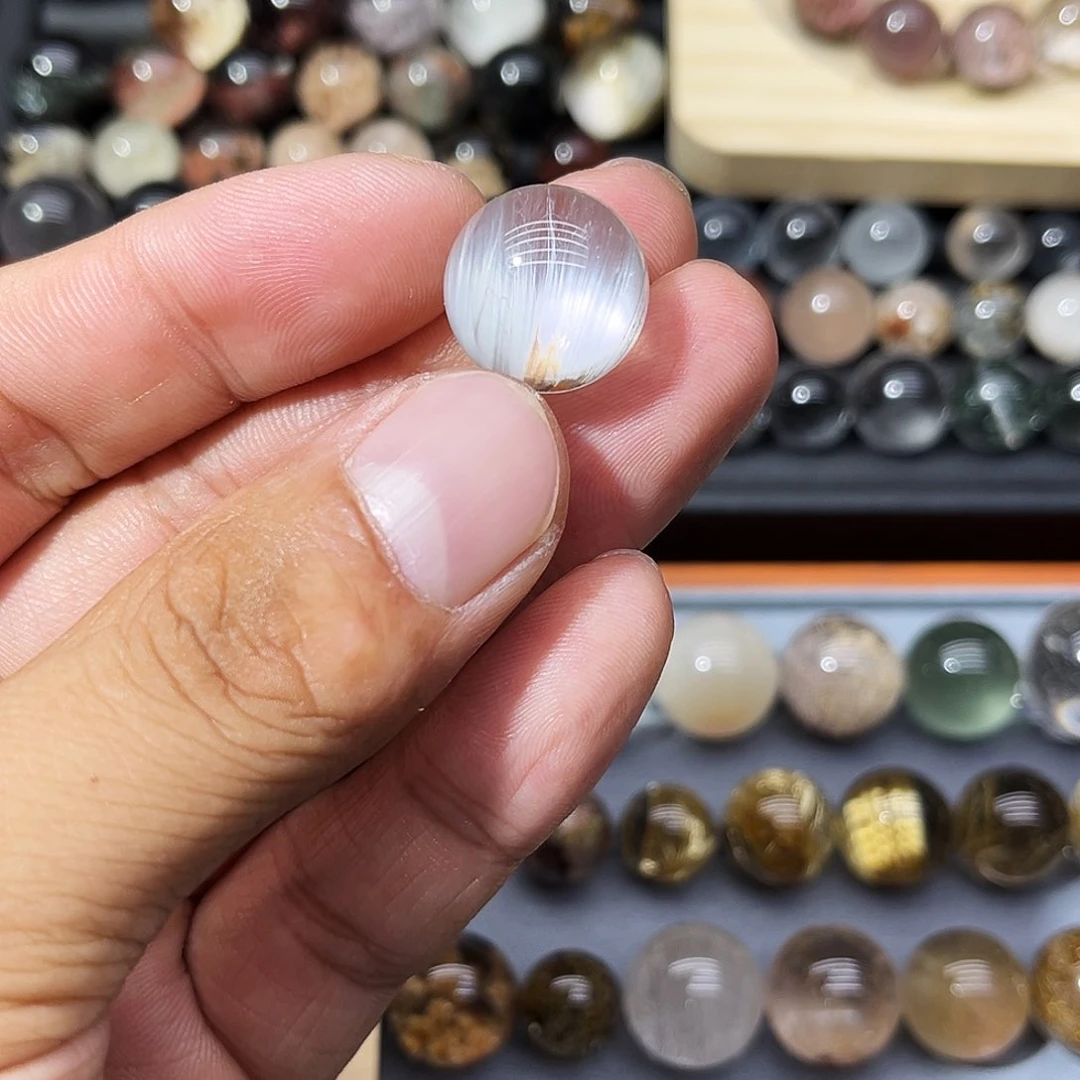 未镶嵌颈饰水晶17mm幻彩蓝兔毛