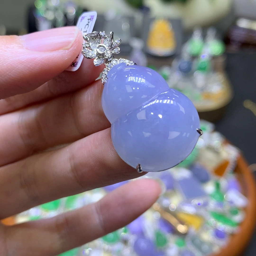 翡翠颈饰18K金镶嵌翡翠吊坠项链